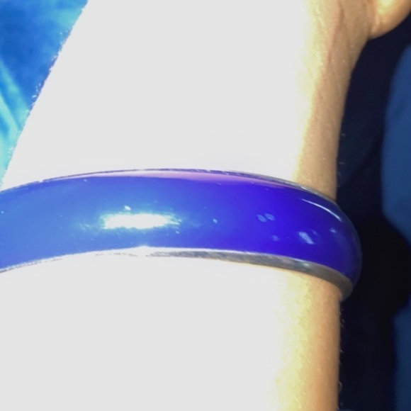 Vintage  Navy blue silver tone trim bangle bracelet - Picture 3 of 7